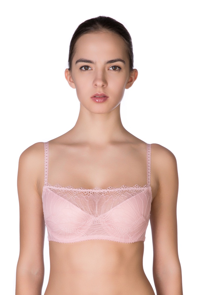 Бюстгальтер ROSE&PETAL LINGERIE 16006 Бюстгальтер с плотной чашкой и боковыми косточками розовый кружевной ROSE&PETAL LINGERIE LIS ROSE