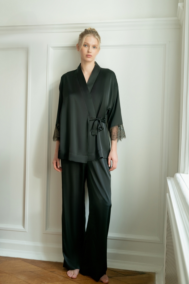 Комплект домашний женский ROSE&PETAL HOMEWEAR 2503 S Комплект домашний женский черный ROSE&PETAL HOMEWEAR SATIN